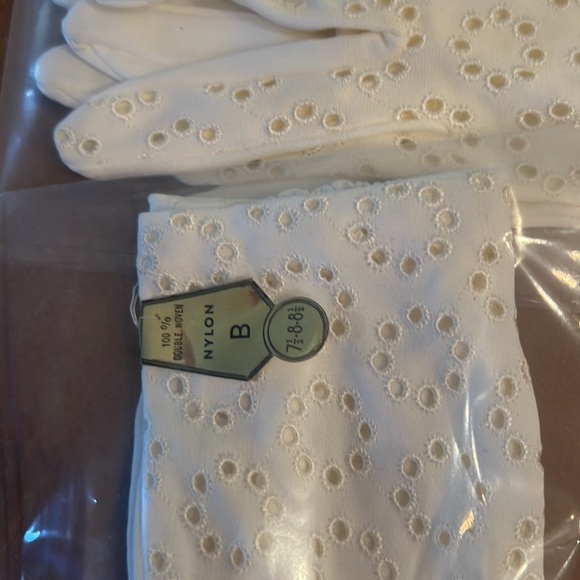 White Nylon gloves by max meyer - Picture 5 of 6